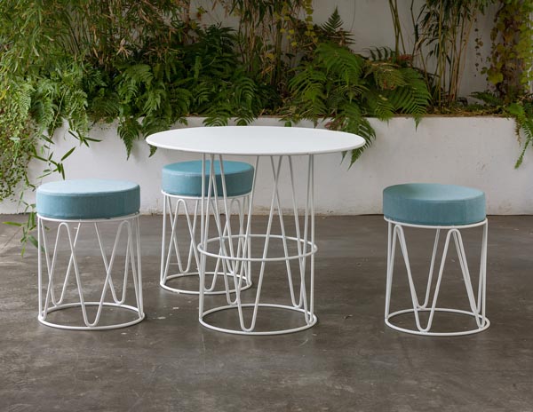lagarto mini stools and table, wire furniture